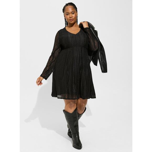 torrid Dresses & Skirts - NWT Torrid At The Knee Geo Lace V-Neck Pockets Skater Dress Plus Size: 0X (12)
